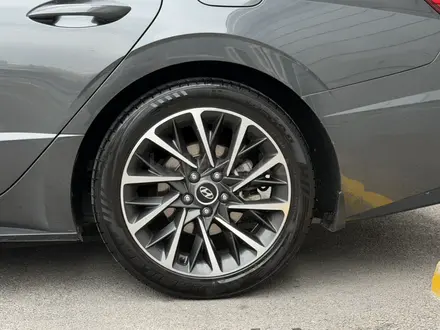 Hyundai Sonata 2021 года за 11 400 000 тг. в Шымкент – фото 14