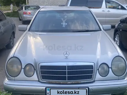 Mercedes-Benz E 200 1997 года за 1 900 000 тг. в Костанай – фото 6