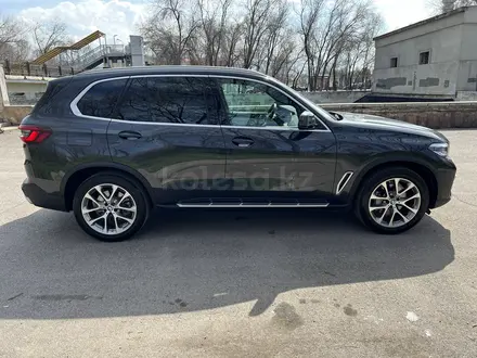 BMW X5 2022 года за 37 500 000 тг. в Алматы – фото 12