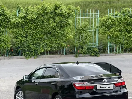 Toyota Camry 2015 года за 11 000 000 тг. в Шымкент – фото 2