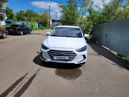 Hyundai Elantra 2018 года за 7 000 000 тг. в Астана – фото 2