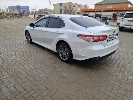 Toyota Camry 2019 года за 13 400 000 тг. в Актау – фото 3