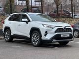 Toyota RAV4 2021 года за 21 950 000 тг. в Алматы – фото 3