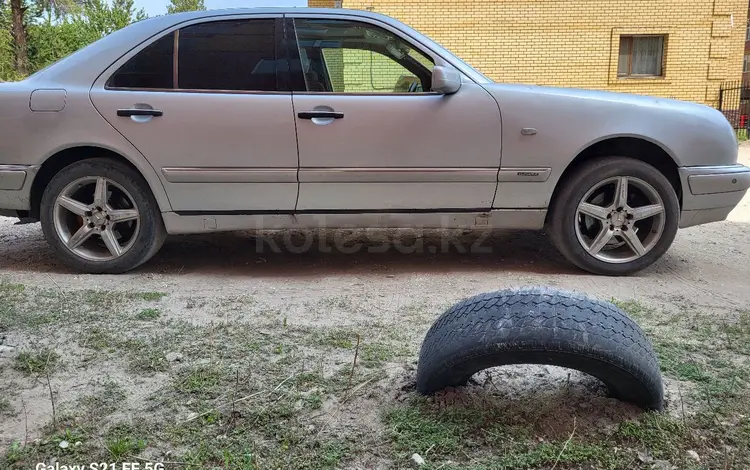 Mercedes-Benz E 280 1996 годаүшін2 500 000 тг. в Семей