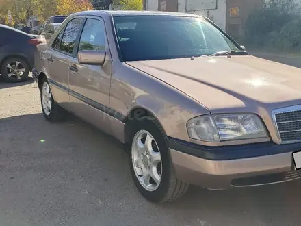 Mercedes-Benz C 180 1994 года за 1 950 000 тг. в Астана – фото 3