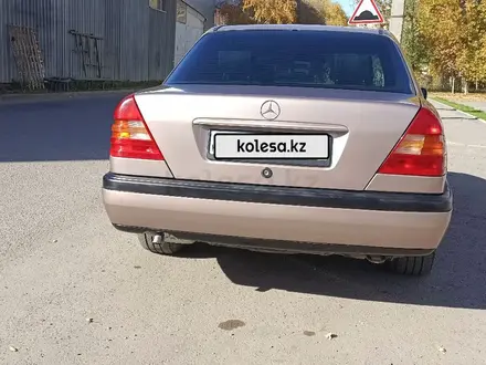 Mercedes-Benz C 180 1994 года за 1 950 000 тг. в Астана – фото 7