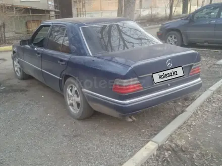 Mercedes-Benz E 260 1992 года за 1 200 000 тг. в Усть-Каменогорск
