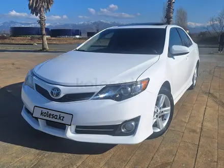 Toyota Camry 2013 года за 9 300 000 тг. в Уральск