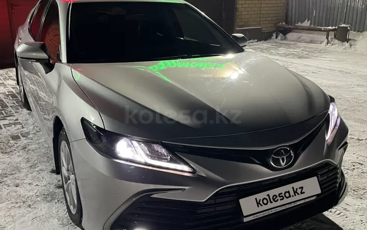 Toyota Camry 2021 года за 14 000 000 тг. в Семей