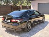 Toyota Camry 2022 года за 14 900 000 тг. в Костанай – фото 4