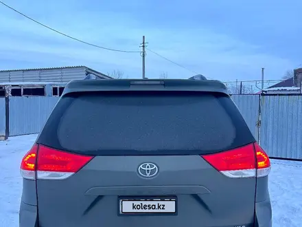 Toyota Sienna 2012 года за 7 300 000 тг. в Актобе – фото 3
