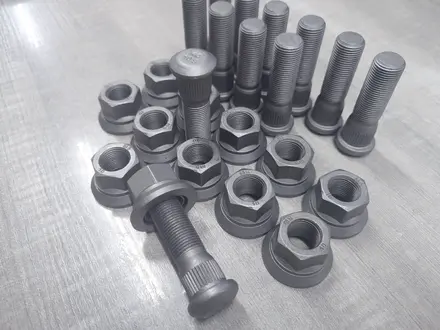 Комплект шпилек+гаек задних колес ГАЗель 24шт калёные за 15 500 тг. в Алматы