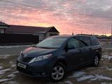 Toyota Sienna 2014 годаfor7 000 000 тг. в Атырау