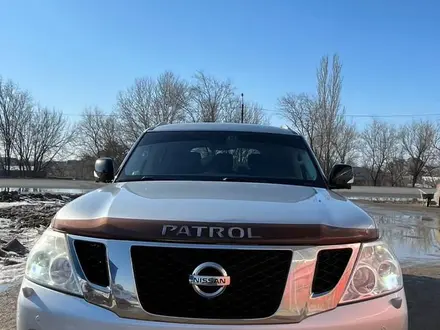 Nissan Patrol 2011 года за 11 000 000 тг. в Уральск – фото 2