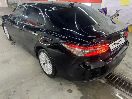 Toyota Camry 2019 года за 14 500 000 тг. в Караганда – фото 4