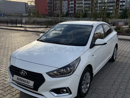 Hyundai Accent 2019 года за 7 500 000 тг. в Актобе – фото 3