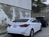 Hyundai Elantra 2015 годаfor5 000 000 тг. в Атырау – фото 2