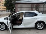 Toyota Camry 2021 годаүшін15 500 000 тг. в Семей – фото 2
