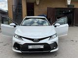 Toyota Camry 2021 года за 15 500 000 тг. в Семей