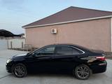 Toyota Camry 2015 года за 6 300 000 тг. в Атырау – фото 2