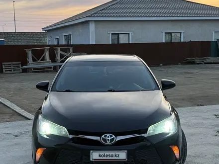 Toyota Camry 2015 года за 6 300 000 тг. в Атырау