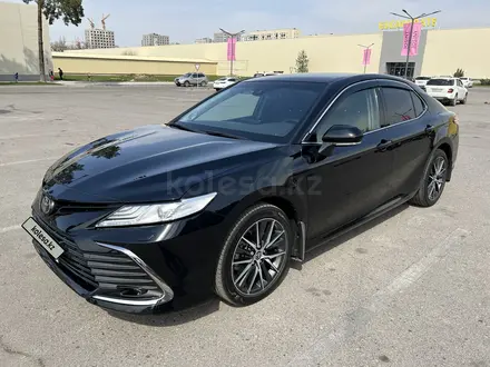 Toyota Camry 2021 года за 16 500 000 тг. в Алматы – фото 4