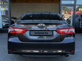 Toyota Camry 2021 года за 15 900 000 тг. в Шымкент – фото 5