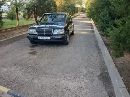 Mercedes-Benz E 200 1994 года за 1 780 000 тг. в Кызылорда – фото 3