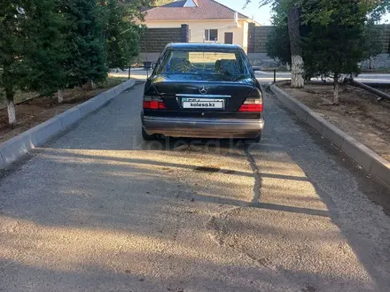 Mercedes-Benz E 200 1994 года за 1 780 000 тг. в Кызылорда – фото 5