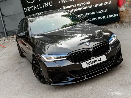 BMW 540 2018 года за 26 200 000 тг. в Алматы – фото 9