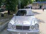 Mercedes-Benz E 220 1999 года за 3 500 000 тг. в Алматы