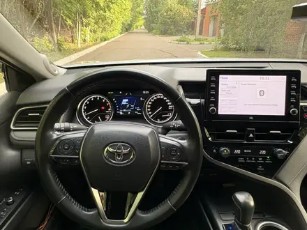 Toyota Camry 2024 года за 17 900 000 тг. в Актобе – фото 9