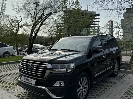 Toyota Land Cruiser 2017 года за 35 000 000 тг. в Алматы – фото 3