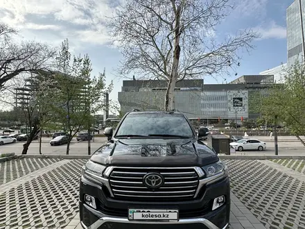 Toyota Land Cruiser 2017 года за 35 000 000 тг. в Алматы – фото 8