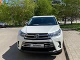 Toyota Highlander 2019 года за 20 000 000 тг. в Астана – фото 2