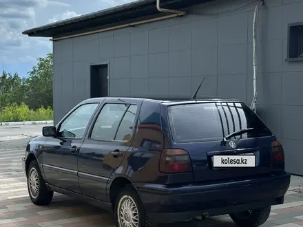 Volkswagen Golf 1997 года за 1 690 000 тг. в Актобе – фото 4