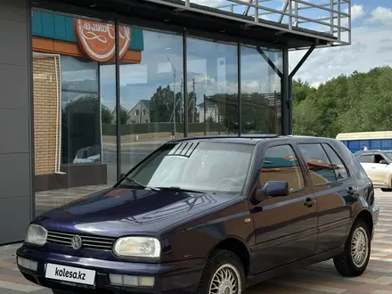 Volkswagen Golf 1997 года за 1 690 000 тг. в Актобе – фото 3