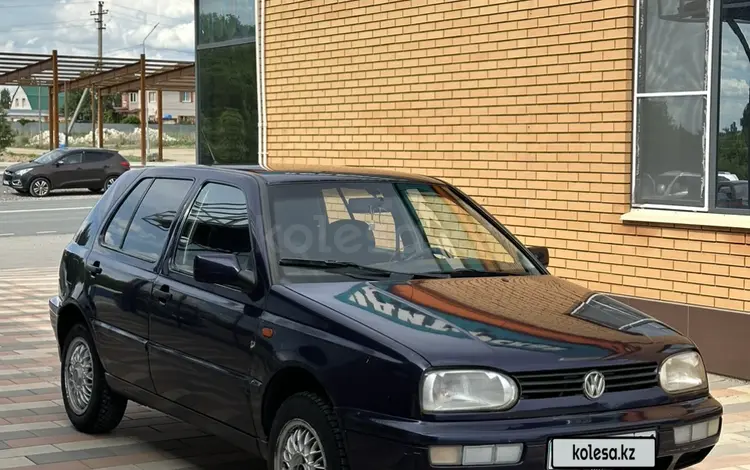 Volkswagen Golf 1997 годаүшін1 690 000 тг. в Актобе