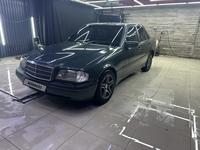 Mercedes-Benz C 180 1994 годаfor1 450 000 тг. в Астана