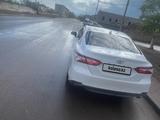Toyota Camry 2020 года за 13 500 000 тг. в Караганда – фото 4