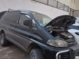 Mitsubishi Delica
