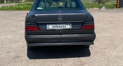 Mercedes-Benz E 230 1993 года за 950 000 тг. в Алматы – фото 3