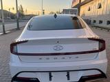 Hyundai Sonata 2022 годаfor11 950 000 тг. в Кызылорда – фото 3