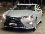 Lexus ES 300h 2013 года за 7 500 000 тг. в Уральск