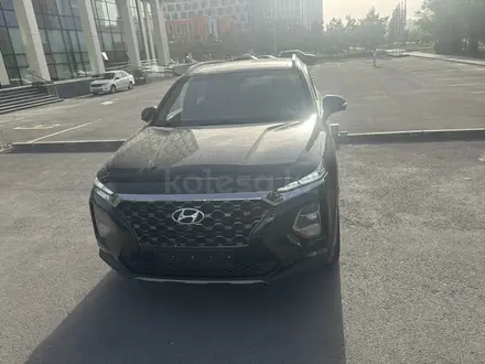 Hyundai Santa Fe 2019 года за 10 300 000 тг. в Астана – фото 2