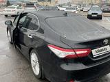 Toyota Camry 2019 года за 14 800 000 тг. в Шымкент – фото 5