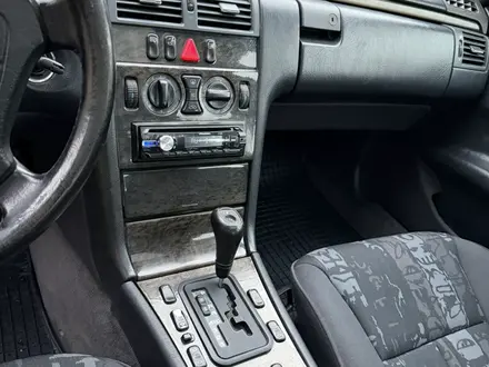 Mercedes-Benz E 230 1997 года за 2 000 000 тг. в Алматы – фото 10