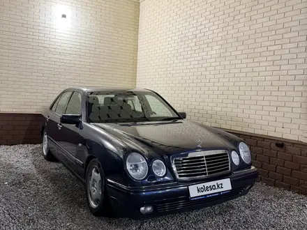 Mercedes-Benz E 230 1997 года за 2 000 000 тг. в Алматы – фото 12