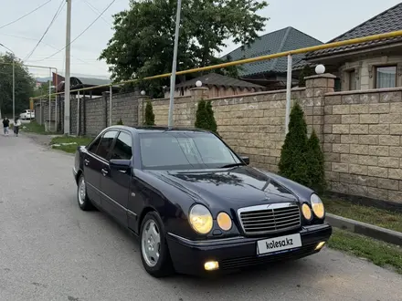 Mercedes-Benz E 230 1997 года за 2 000 000 тг. в Алматы – фото 6