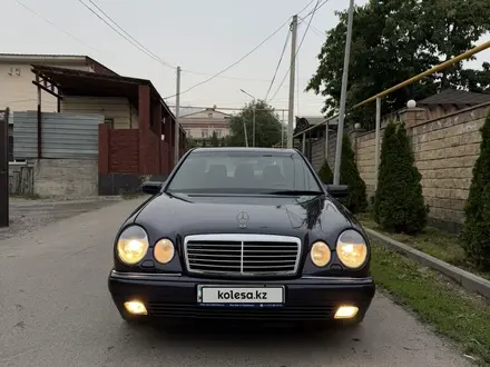 Mercedes-Benz E 230 1997 года за 2 000 000 тг. в Алматы – фото 7